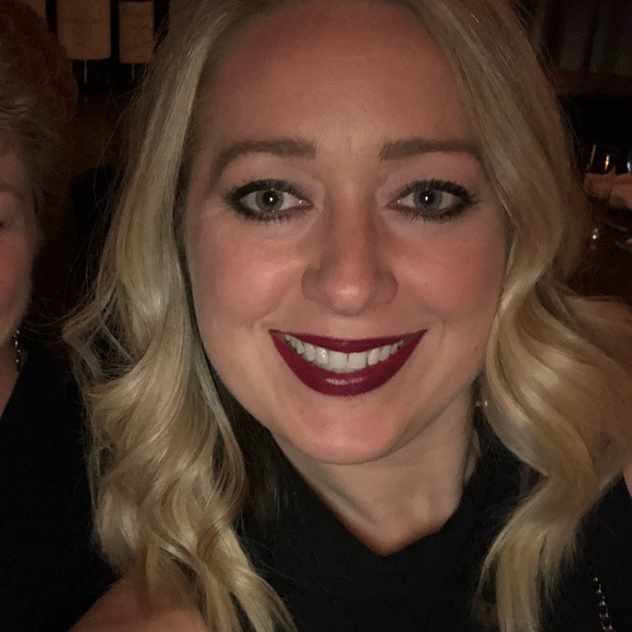 Meet your Posher, Amanda - Picture 1 of 1